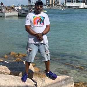 Meet your Posher, Bradley